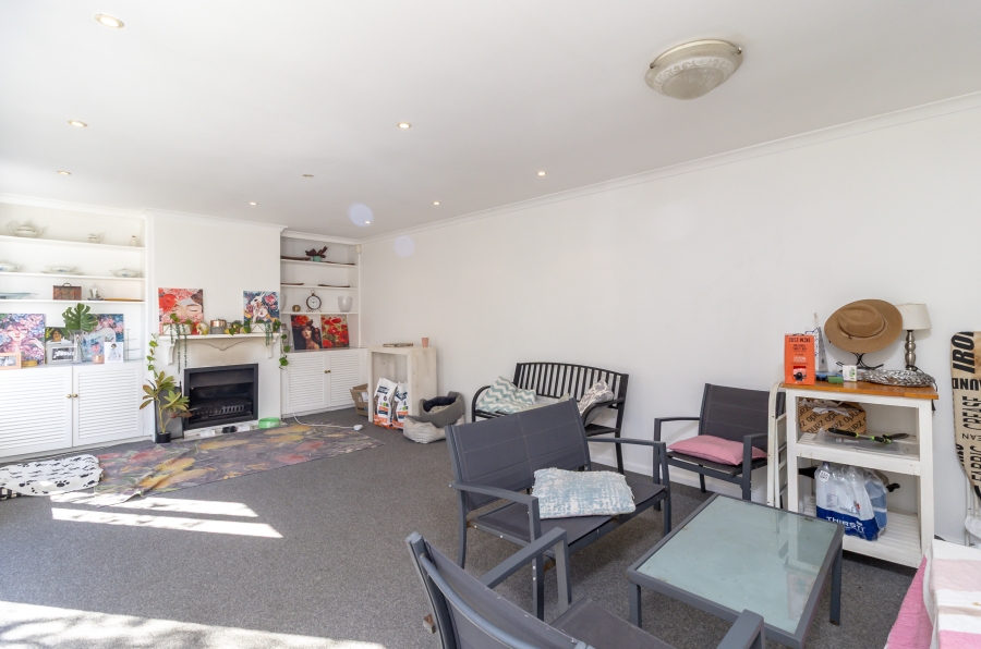 To Let 2 Bedroom Property for Rent in Wynberg Western Cape